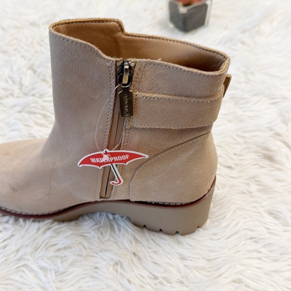 NEW Blondo X Zappos Dahlia Sand Suede waterproof ankle bootie women size 7 - Picture 9 of 10